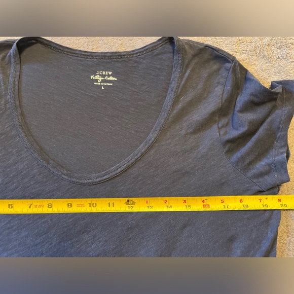 J Crew LOT OF 3 Sz L - 1 each Long Sleeve, Short Sleeve Tees and 1 Open Cardigan - Picture 12 of 13